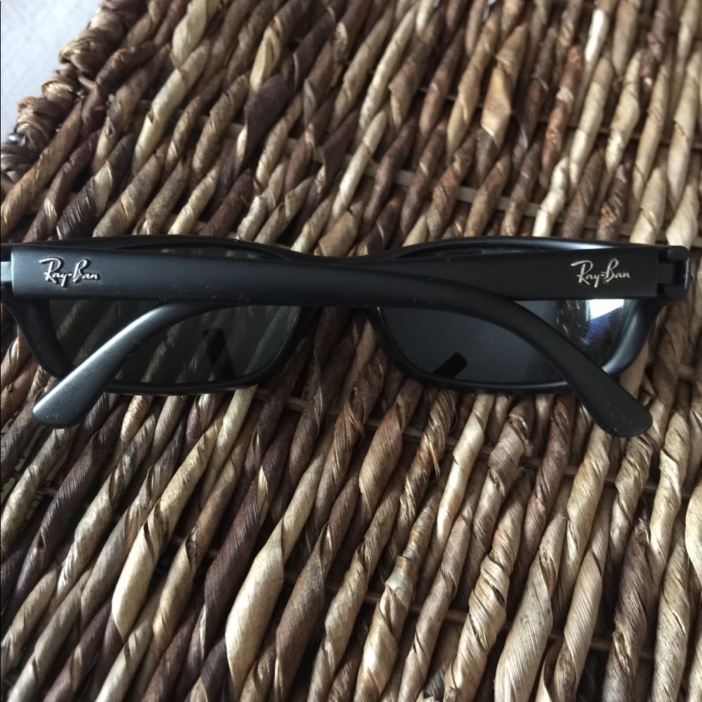 Men’s Raybans